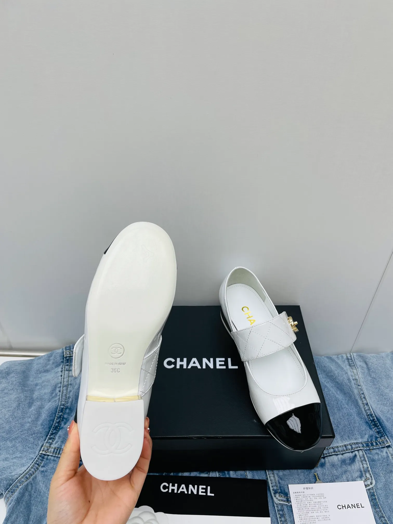 👟👟Ex-factory price 480🌈🌈Women's shoes factory hot new model CHANEl 2023s Chanel classic rhombus Mary Jane shoes Celebrities Internet celebrity favorite Xiaohongshu highly recommends this year's latest popular outfits A popular element you must not miss Personalized rust rhombus belt Elastic band and movable rotating metal buckle design suitable for any foot Soft lambskin lining Comfortable to wear and absorb sweat Fabric: Patent leather Lining: Sheepskin lining Outsole: Genuine leather outsole + electroplated heel Heel height: 3CM Code number: 35-40 (40 customized items are not returnable)